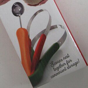 NWT fruit scoop and melon baller set